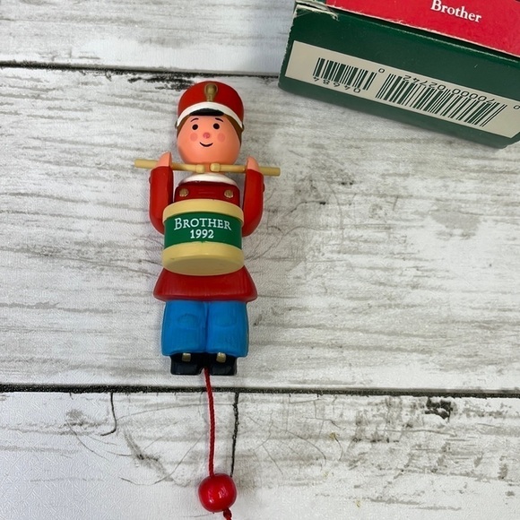 HALLMARK BROTHER TIN SOLDIER CHRISTMAS ORNAMENT VINTAGE 1992 - Picture 1 of 8